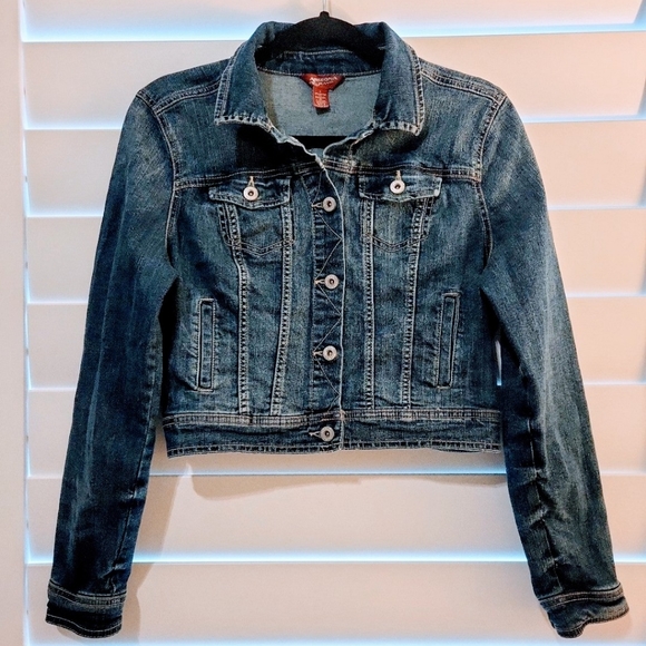 Arizona Jean Company Jackets & Blazers - EUC Arizona Jean Co. Cropped Jean Jacket, Size L